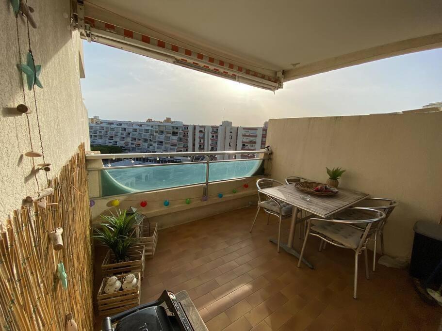 Joli Studio Vue Mer Et Port มอกิโอ ภายนอก รูปภาพ